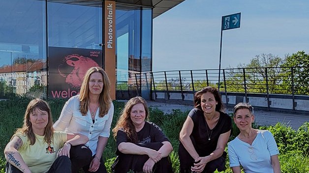 Das Velomax Team vor der Max-Schmeling-Halle.